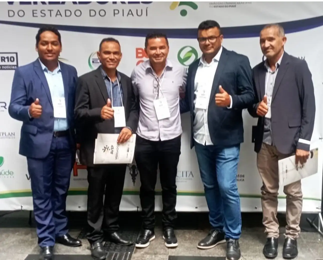 Vereadores de Flores do Piauí participam de evento da AVEPI